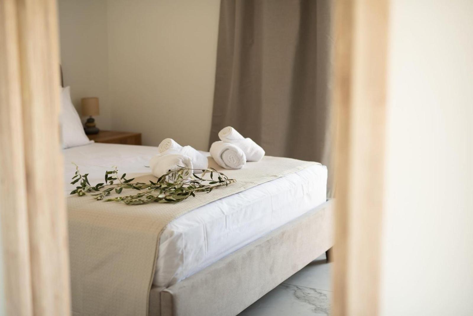 Three Charites Resort เกียโลวา ภายนอก รูปภาพ