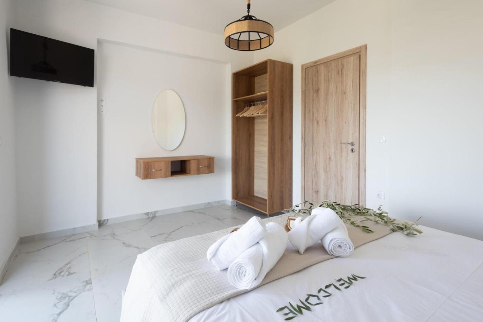 Three Charites Resort เกียโลวา ภายนอก รูปภาพ