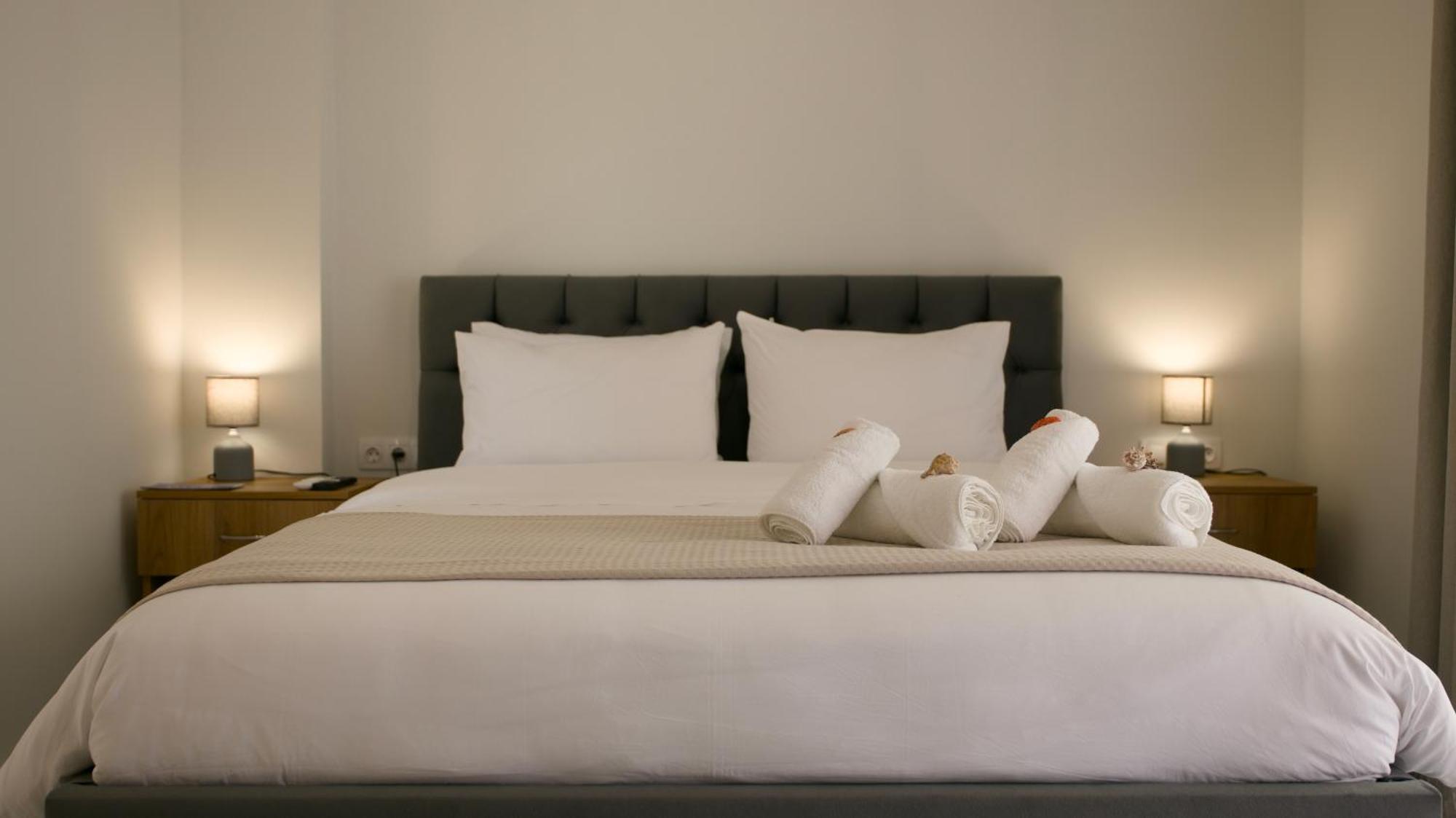Three Charites Resort เกียโลวา ภายนอก รูปภาพ