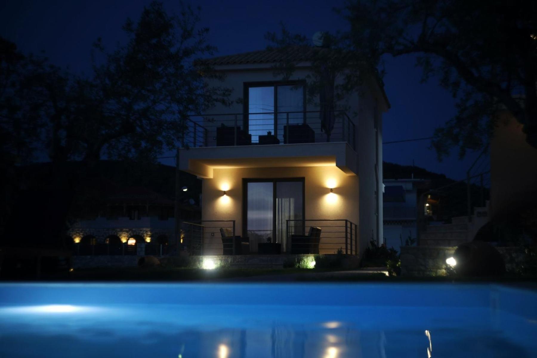 Three Charites Resort เกียโลวา ภายนอก รูปภาพ